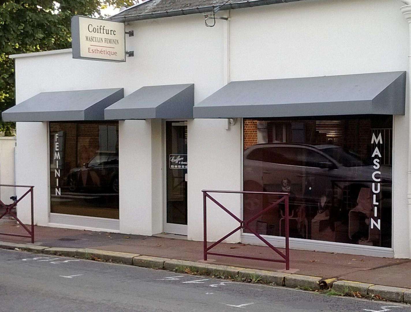 salon delacourt.jpg