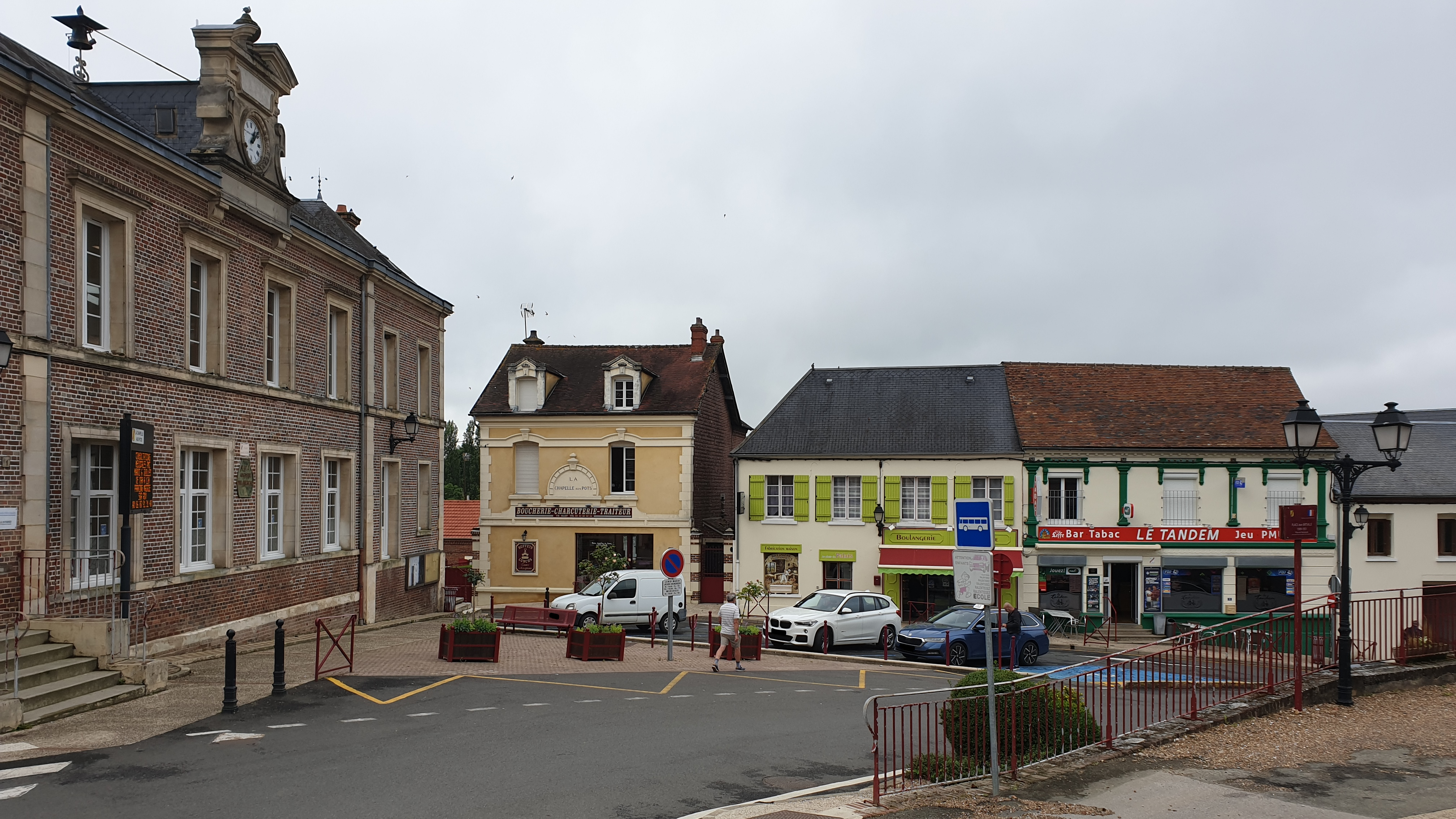 photo place de la mairie.png