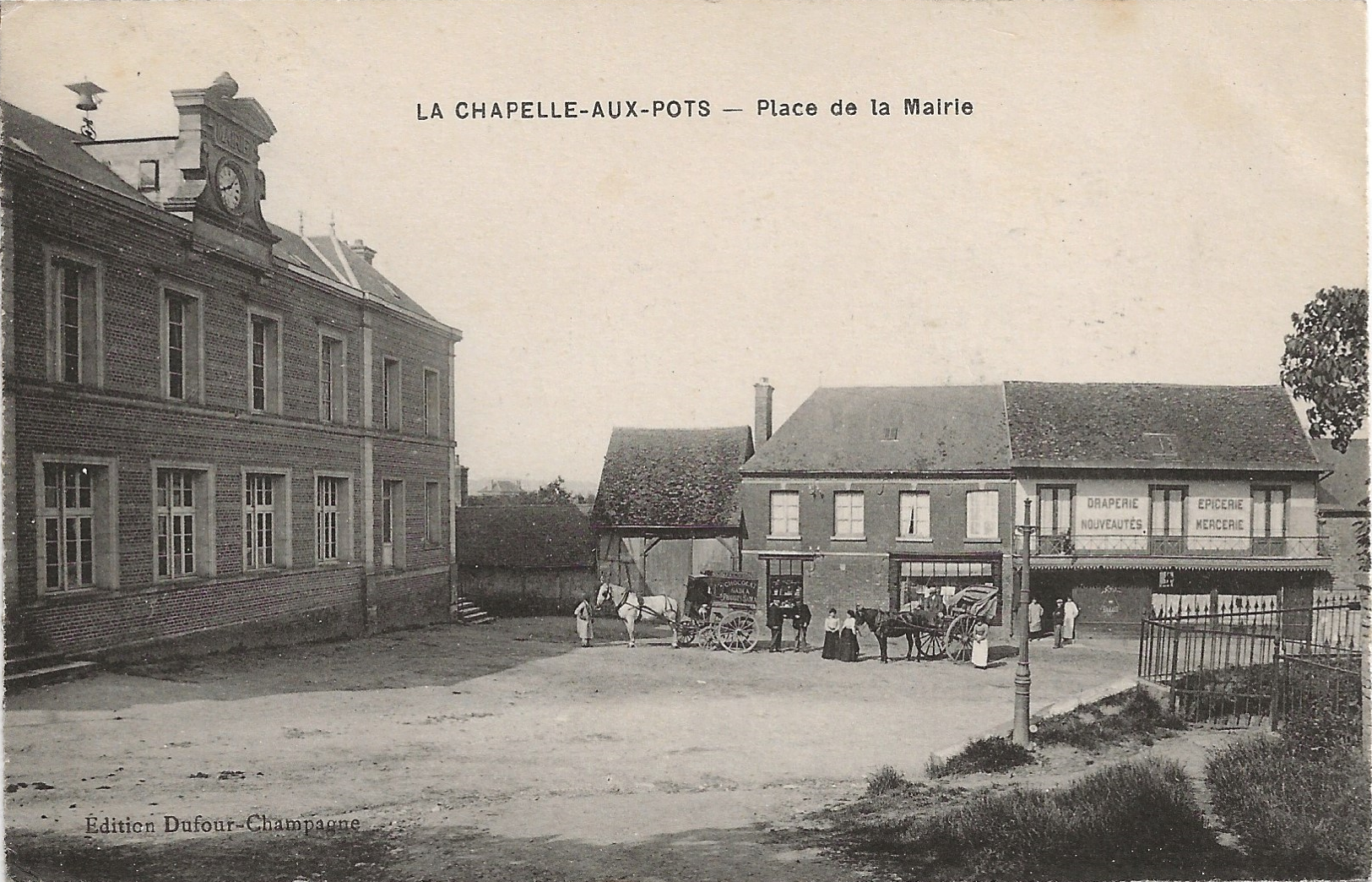 Carte postale Place de la mairie.png